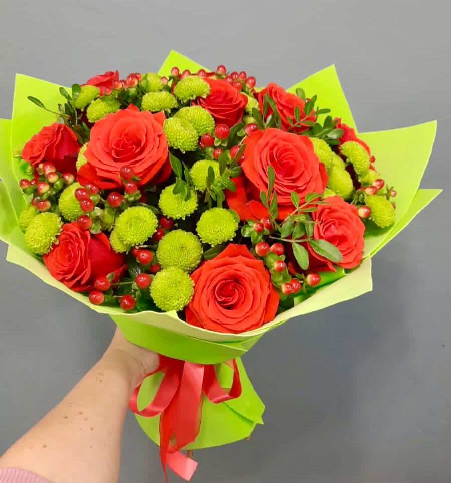 Букет цветов из: Хризантемы и Розы в Инзер