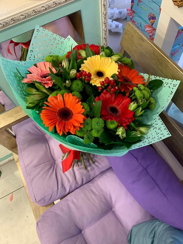 Букет цветов из: Герберы, Хризантемы и Альстромерии в Инзер