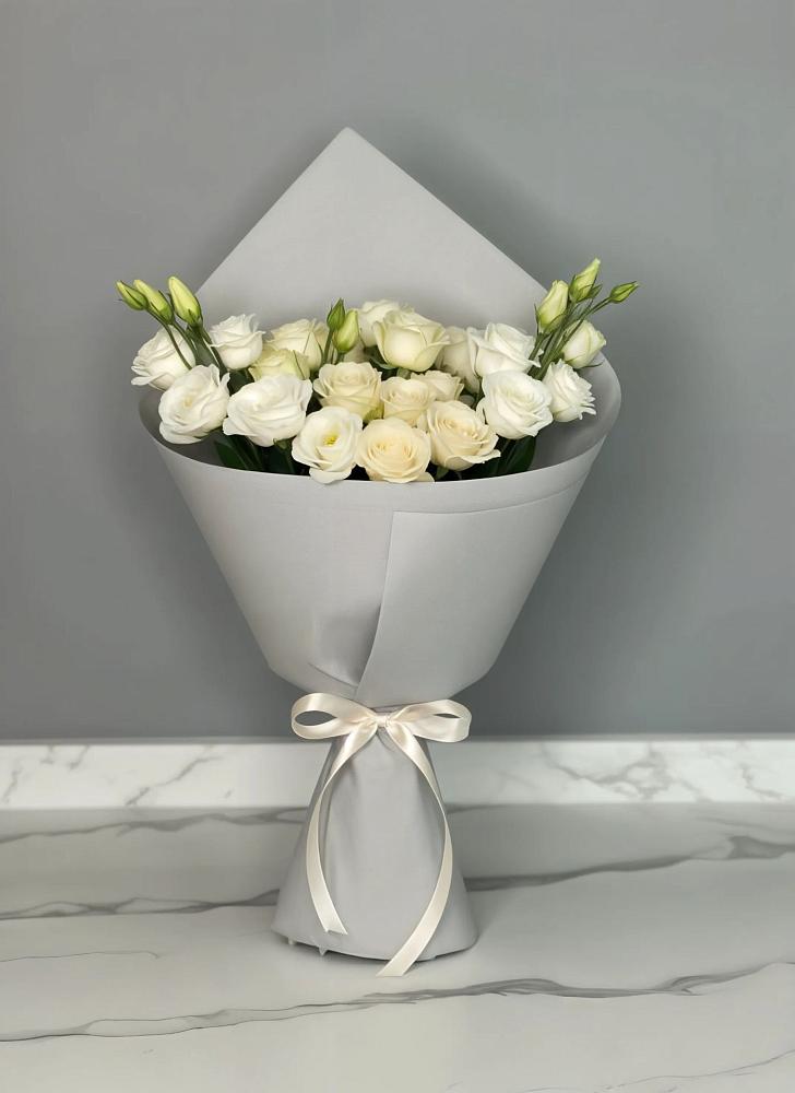 Букет цветов из: Розы и Лизиантусы в Инзер