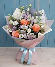 Букет цветов из:  Лизиантусы, Розы, Альстромерии и Гипсофила #REPLACE_PRED# Инзер