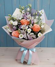 Букет цветов из:  Лизиантусы, Розы, Альстромерии и Гипсофила в Инзер