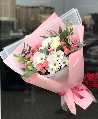 Букет цветов из: Розы, Лизиантусы и Хризантемы в Инзер