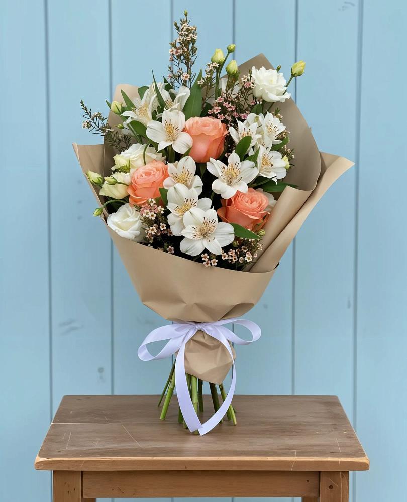 Букет цветов из: Альстромерии, Лизиантусы, Розы и Хризантемы в Инзер