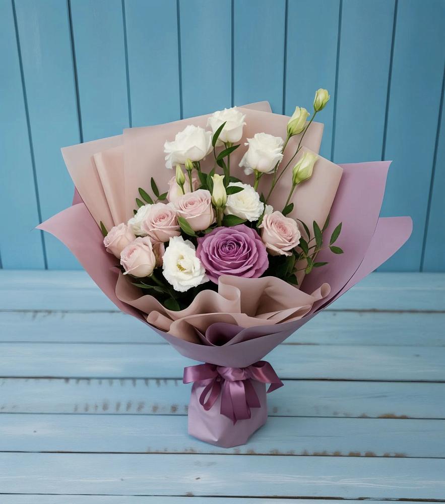 Букет цветов из: Розы и Лизиантусы в Инзер